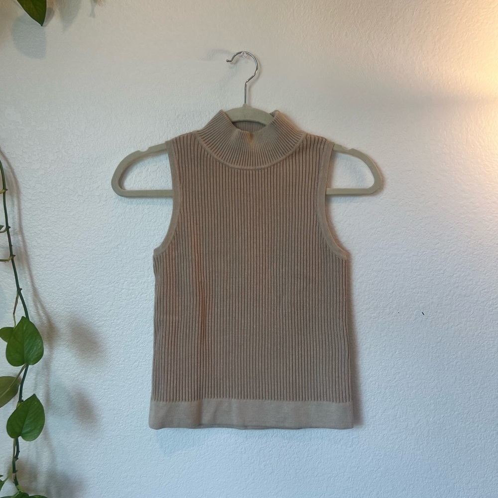 Tan Sleeveless Sweater Vest👢